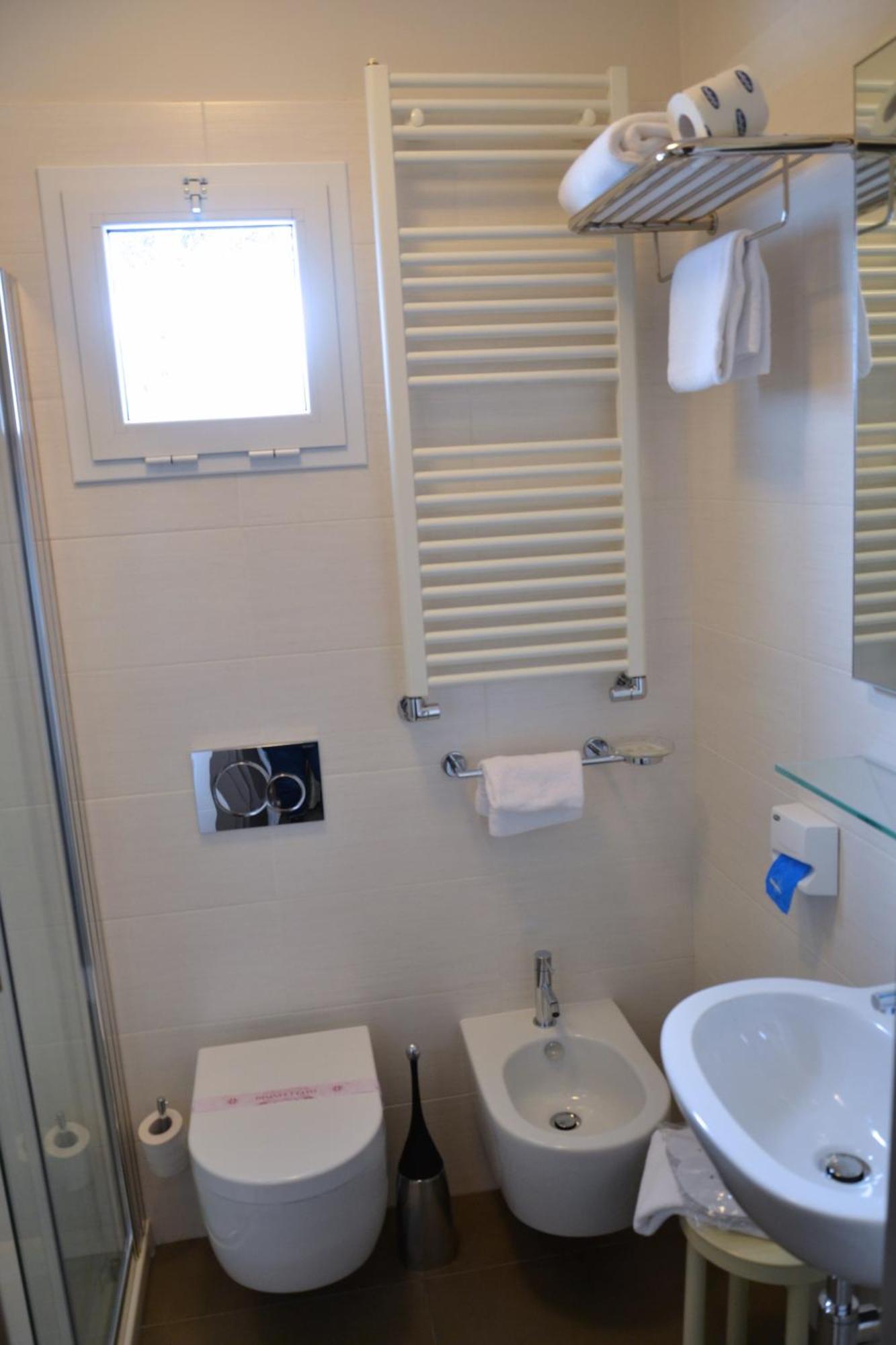 Hotel Tiffany Marina di Massa Quarto foto
